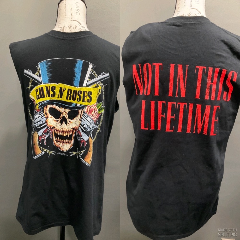 NWOT MENS GUNS AND ROSES ONCE IN A LIFETIME SLEEVELESS SHIRT